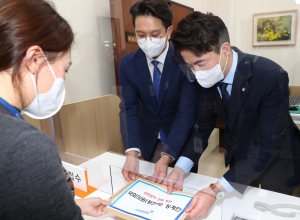 야당, 정진석·권성동 징계안 국회 제출