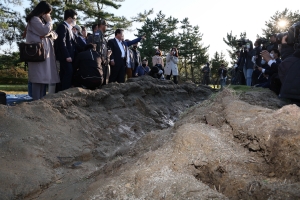 강릉 낙탄사고 현장 찾은 민주당 국바위원