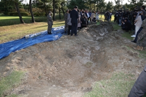 강릉 낙탄 현장 찾은 민주당 국방위원