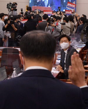 여야 대검찰청 국정감사 충돌