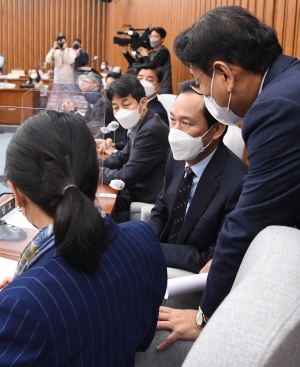 이태원 국조특위, 시작도 전에 파행