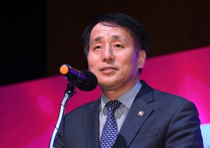 더팩트 창립20주년 기념 혁신포럼 '혁신이 답이다'
