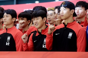 한국 축구대표팀, 카타르 월드컵 마치고 귀국