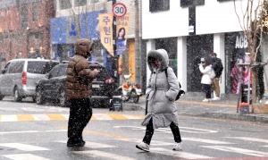 함박눈 내리는 서울 도심