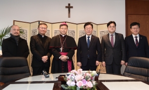 이재명, 정순택 대주교 예방