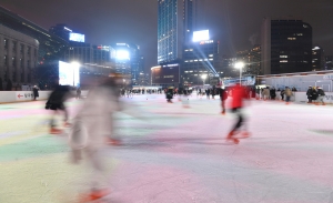 서울광장 스케이트장 개장 스케치