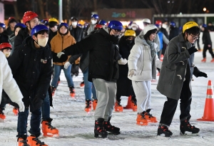 서울광장 스케이트장 개장 스케치
