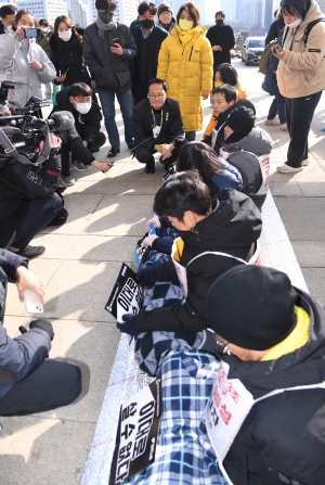 노조법 2·3조 단식농성단 국회내 연좌 농성 관련 긴급 기자회견