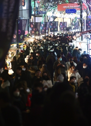 2022년 마지막 날 명동 거리 인파