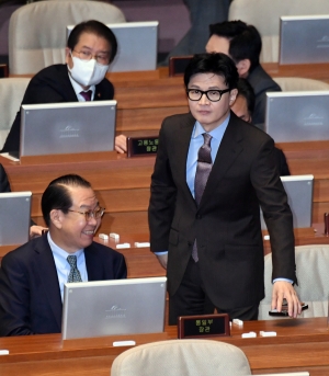 본회의 참석한 국무위원