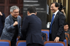 더불어민주당 의원총회