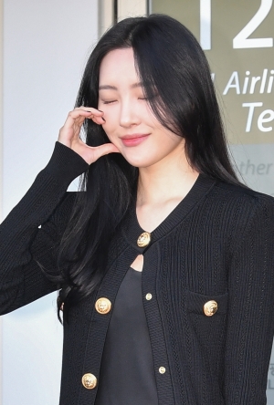 가수 선미 인천공항 출국