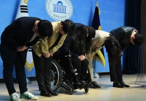 민주당 청년 당원 기자회견