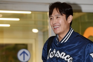 배우 이병헌 출국