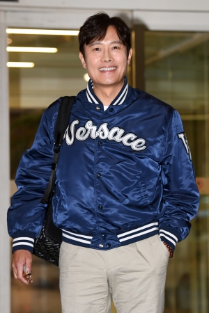 배우 이병헌 출국