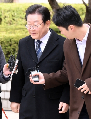 법원 출석한 이재명