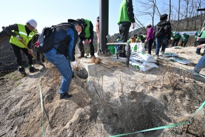 4년 만에 재개된 식목일 식재 행사