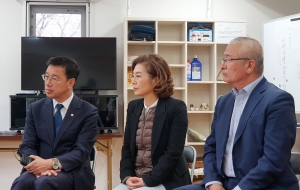 원전 노동자와 피난민 면담하는 민주당 후쿠시마 오염수 대책단
