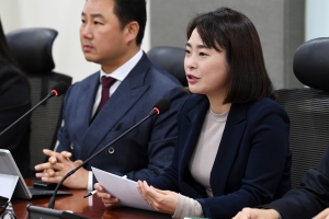 동일지역 3연임 제한 입법 촉구 기자회견