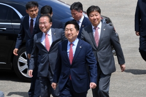 윤석열 대통령 G7 출국