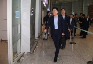 미국 출국하는 김기현 대표