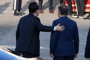 윤석열 대통령 한미일 정상회의 출국