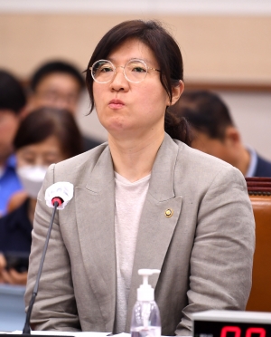 국회 법사위 출석한 장미란 차관