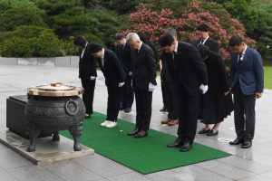 현충원 찾은 '한국의희망' 지도부