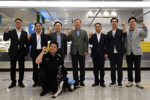 이상민 장관, 인천공항 세관 점검