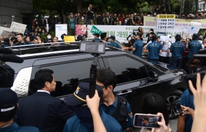 문재인 전 대통령, 이재명 병문안