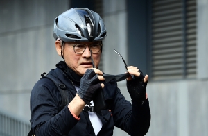 유인촌 문화체육관광부 장관 후보자 첫 출근
