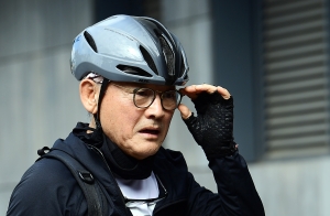 유인촌 문화체육관광부 장관 후보자 첫 출근
