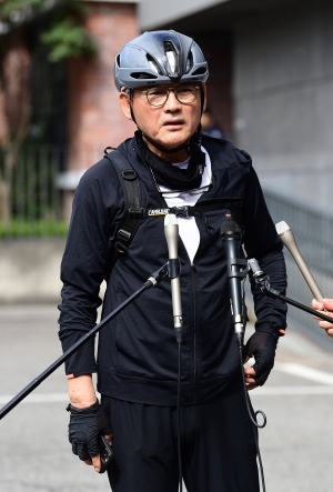 유인촌 문화체육관광부 장관 후보자 첫 출근