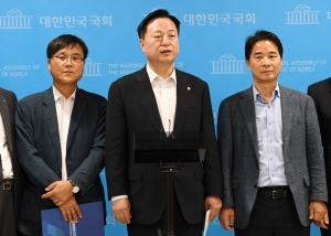 이재명 당대표 단식 중단 호소 및 경남 16개 지역위원장 전원 동조단식 선언 기자회견