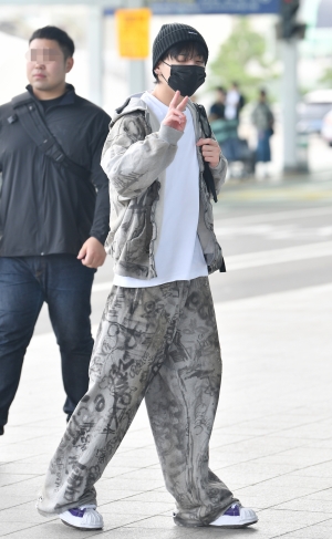 그룹 방탄소년단 정국 인천국제공항 출국