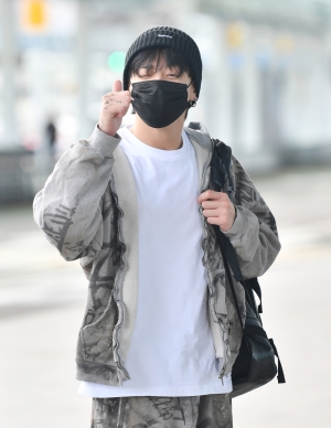 그룹 방탄소년단 정국 인천국제공항 출국