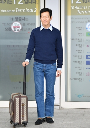 이정재 인천국제공항 출국