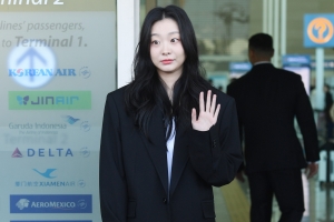 배우 김다미 출국