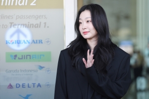 배우 김다미 출국