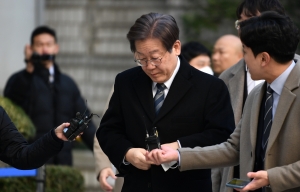 이재명 더불어민주당 대표 법원 출석