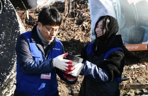 따뜻한 겨울나기 '사랑의 연탄 배달' 봉사활동