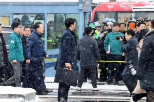 서천수산물특화시장 화재현장 찾은 윤석열과 한동훈