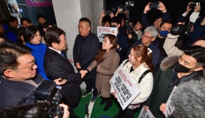 인천 전세사기 피해 아파트 방문한 이재명 대표