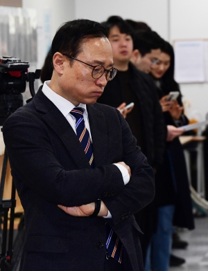 민주당 탈당 기자회견 앞둔 홍영표 의원