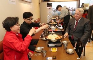 한동훈 신당동 떡볶이타운 인사