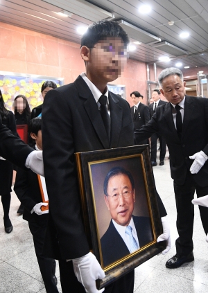 고 조석래 명예회장 발인 엄수