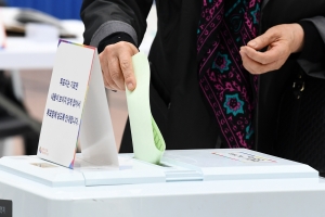 국회의원 선거 투표일 청담투표소 스케치