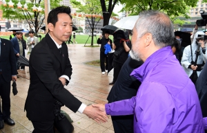 민주당 민주연합 당선자 이태원 참사 희생자 분향소 방문